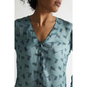 REISTOR shirt top blouse blue MEDIUM NEW 100% bemberg sustainable leaf print